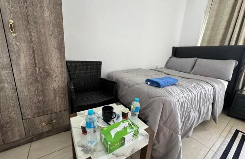Madinat Zayed Hostel | Wonder Balcony Room - Heart of Abu Dhabi