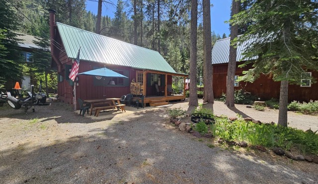 1 bedroom and loft, 1 bath, sleeps 4, Donner Lake West End DLR#110