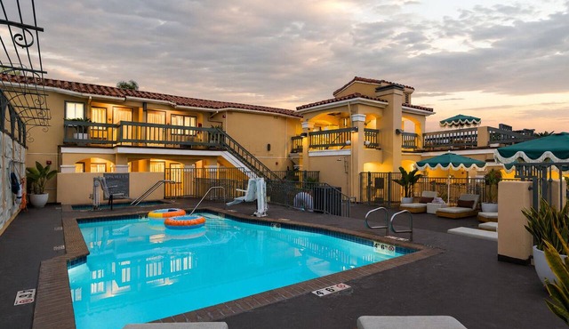 1 Block to Beach | Pool + Hot Tub + Rooftop Terrace | The Mara by AvantStay
