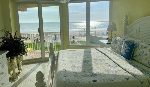 #101 First Floor, Direct Ocean Front, 3 King Beds, 3 Full Baths, Laundry #20 dog in Daytona Beach
