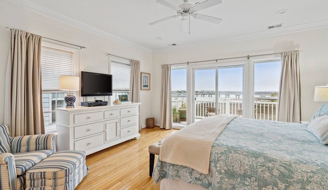 110 Waters Edge! Luxury River Views with Community Pool, Screen Porch in Folly Beach