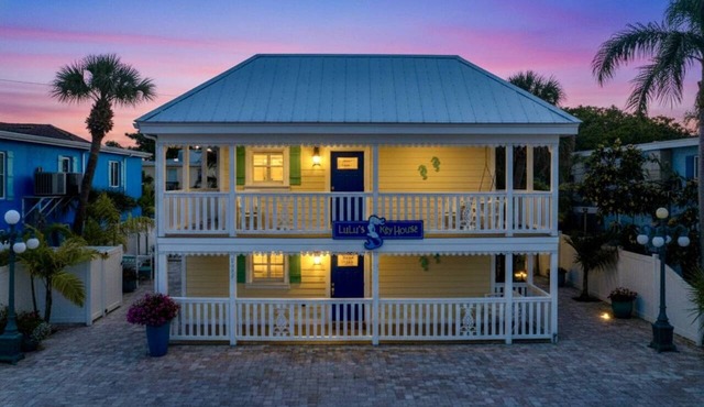 $185 Free Activities Daily, LuLu's Leatherback Near Beach/Village, Heated Pool, Beach Gear Included in Siesta Key