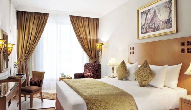 1BR City | Mercure BH | Metro Facing, Pool + Gym | 2 Units