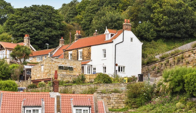 2 bedroom accommodation in Sandsend in Sandsend