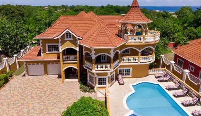 2 Villas in Jamaica-22 guests-Fully staffed in Galina