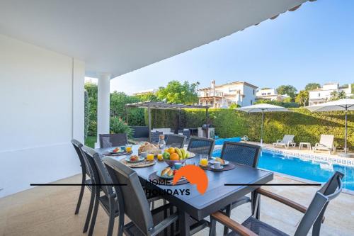 #239 Vivenda V3 com Piscina by Home Holidays