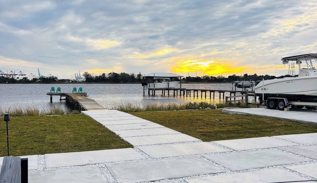 3 bed 2 bath Pool home Andrew’s island. Dolphin views from dock! in Jacksonville