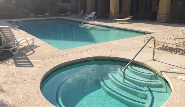 3-bedroom townhome in lovely Henderson, 10 min from Downtown Las Vegas in Henderson