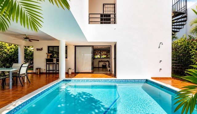 3-BR Gated Villa, Kitchen, Pool, Wi-Fi, AC in Las Terrenas