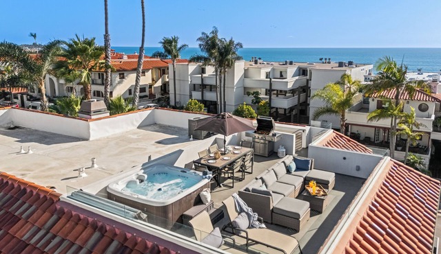 3 Condos, Steps to Beach, Rooftop Patio | Trestles Trailhead Trio by AvantStay in San Clemente