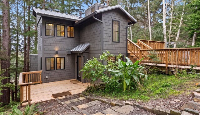 30 Day Stay at Cannon Beach Cedar n' Sea Walkable!