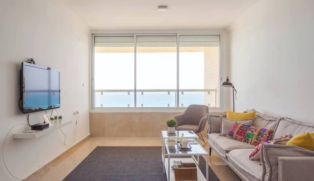 3BR Beachfront Apt w/Amazing Sea View | Mamad