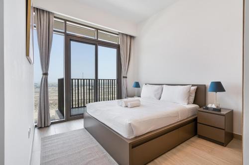 3BR Elegant Haven with Gym, Pool and 2 Parking Spaces