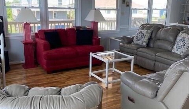 3rd row home with PRIVATE POOL AND TIKI BAR in Emerald Isle