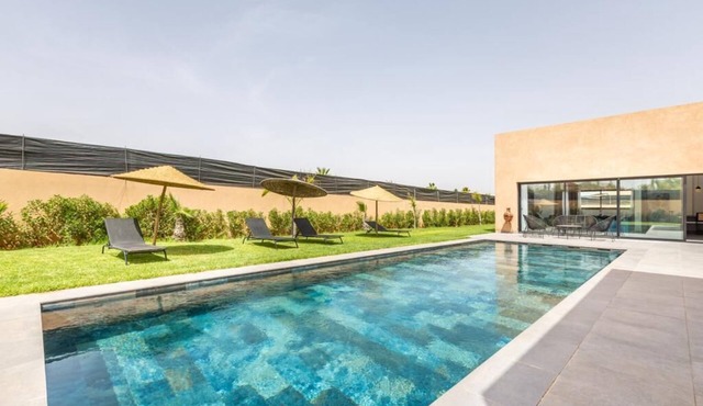4 suites exlusive villa with private pool. in Marrakech