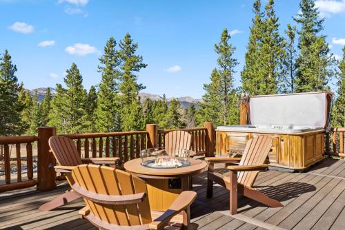 4BR Breckenridge Retreat with Fire Pit in Breckenridge