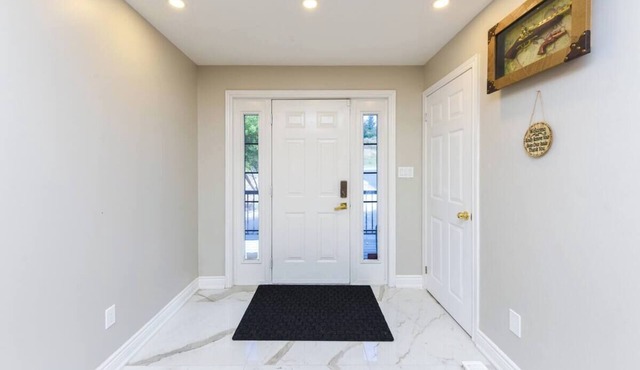 6-bedroom house in enchanting Caledon Village with WiFi, AC, fitness equipment in Caledon Village