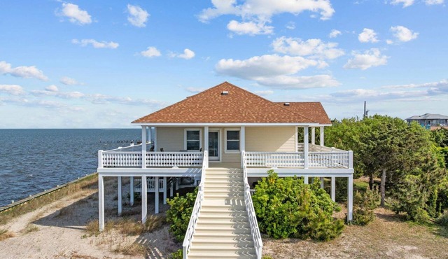 7659 - Sound Garden - Waterfront Avon Retreat | Hot Tub & Sunsets in Avon