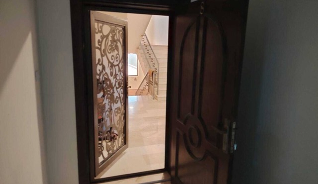 a luxury apartment with an extravagent experience with the quiet neighbourhood