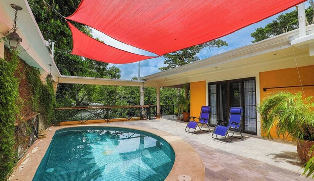 A spacious, 2 bed Penthouse with private pool & parking in Manuel Antonio. in Quepos