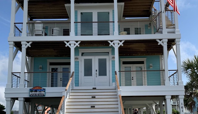Across The Street From The Beach, Private Beach & Pool Access, Elevator