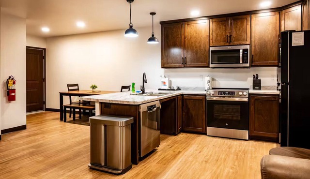 ADA Accessible Brillion 2‑Bedroom Suite w/Full Kitchen Near Ariens – Unit #1 in Brillion