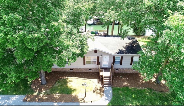 Affordable Lake Norman 4BR Home with Dock, Fire Pit & Kayaks