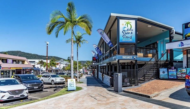 Airlie Sun & Sand # 5 Walk Everywhere! in Airlie Beach