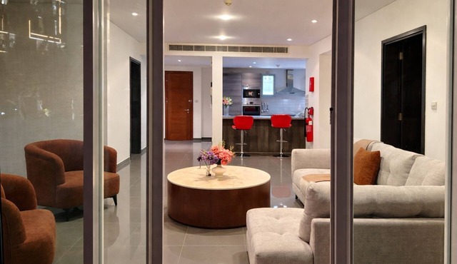 Almouj Luxury Apt I Opposite to Kempinski & VOCO I 5 Min Walk to Beach I Muscat