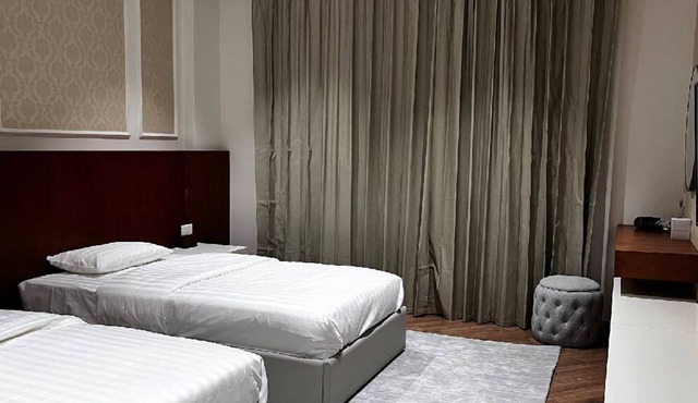 Alyas Hotel