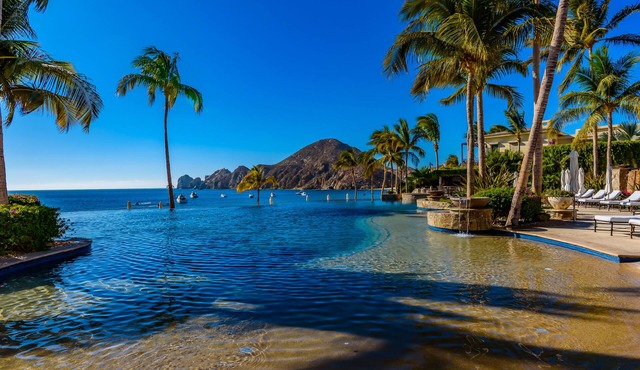 AMAZING Ocean Views, Medano Beach, Downtown, 5-Star Hacienda Beach Club, 2BD in Cabo San Lucas