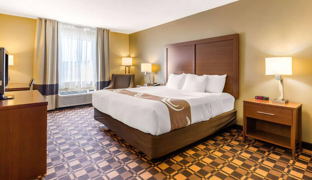 An Intimate & Romantic Getaway! Free Breakfast in Georgetown