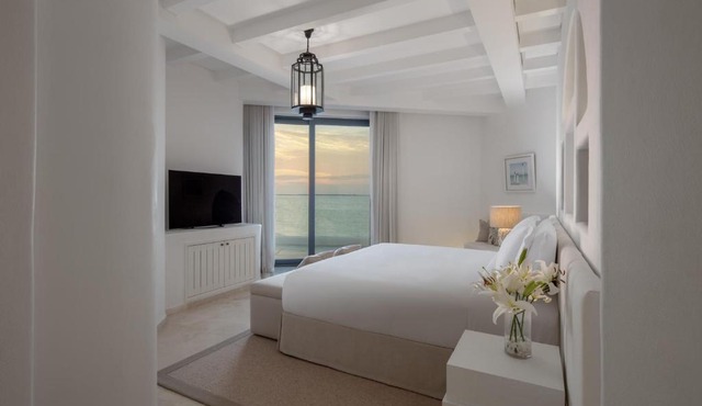 Anantara Retreat Santorini Abu Dhabi - Adults Only