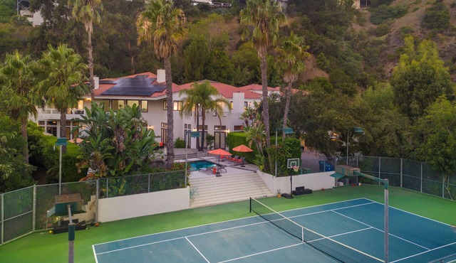 Anzio - Contemporary Bel Air Estate with Endless Amenities in Los Angeles