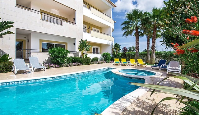 Apt. Casa Ancora, with pool and 3m drive to the beach in Lagos