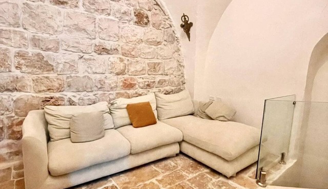 Authentic Jerusalem Charm - 2 BR Nachlaot