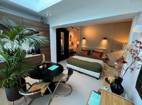 B&B Urban Oasis with Free Parking in Amsterdam
