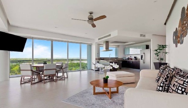Beach, pool, 3BR Apartment - 8 guests in Cancún