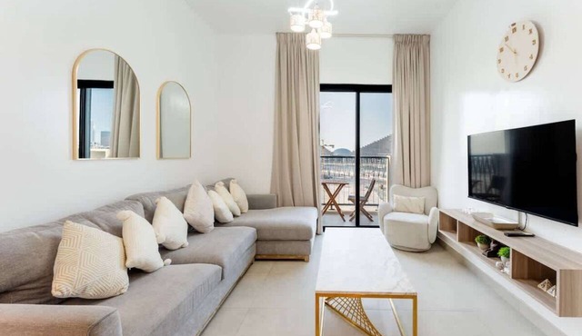 Beachfront Apt with Private Beach & Pool Access