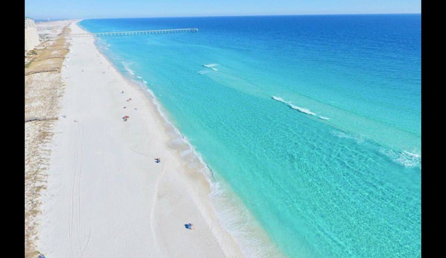 Beachview Complex - Steps from the beach, Swimming pool, and Tennis Court in Navarre
