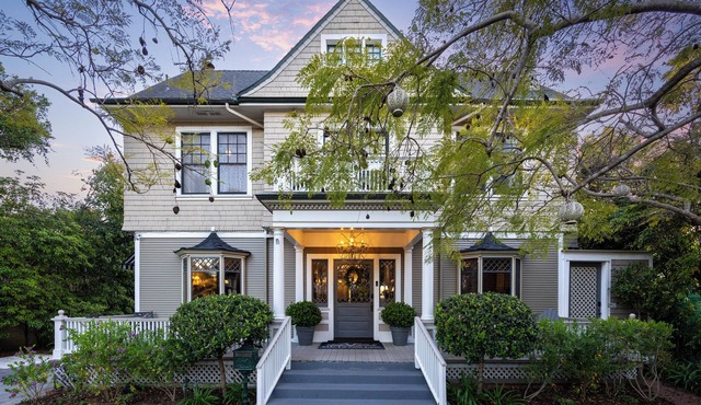 Beautiful 8 Bd/8 Bath Victorian Home in Downtown Santa Barbara, great for group in Santa Barbara
