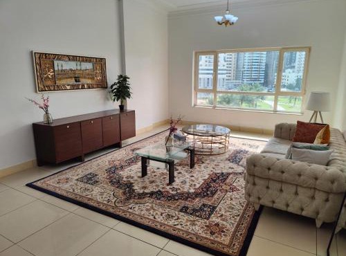 Beautiful Levish 3-Bedroom Family Apartment with Garden View