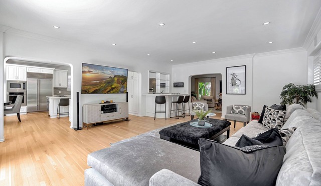 Beautiful Modern Spanish/Mediterranean Spaulding Square Hollywood Home in Los Angeles