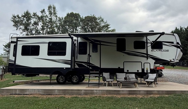 Beautiful RV minutes from TIEC in Columbus