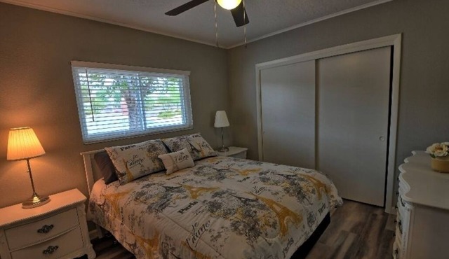 Beautifully updated historical home in the heart of Henderson in Henderson