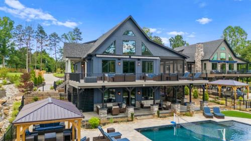 Blue Heron Lodge by AvantStay