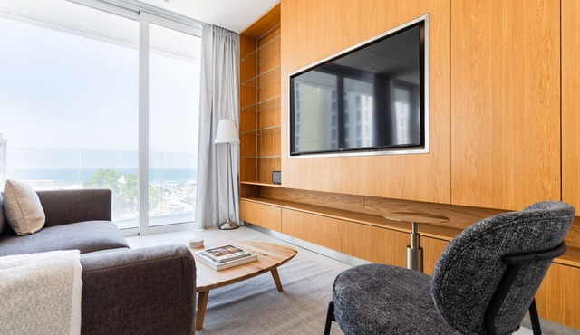 Blueground | Tel Aviv Port, High End , Balcony (TLV-74)