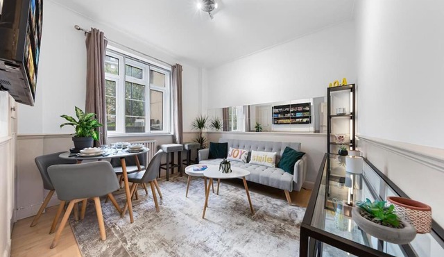 Brand New 3 Bedroom flat in Central London in London
