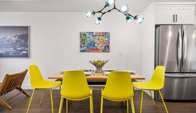 Bright & Bold 4BDRM Modern Retreat in Calgary