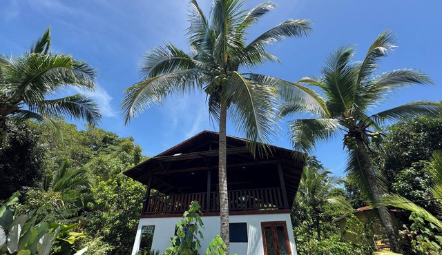 Casa Cuculeka - 3 BR & 3 BATH w/AC and Patio access to Pool - only 200m to beach in Manzanillo